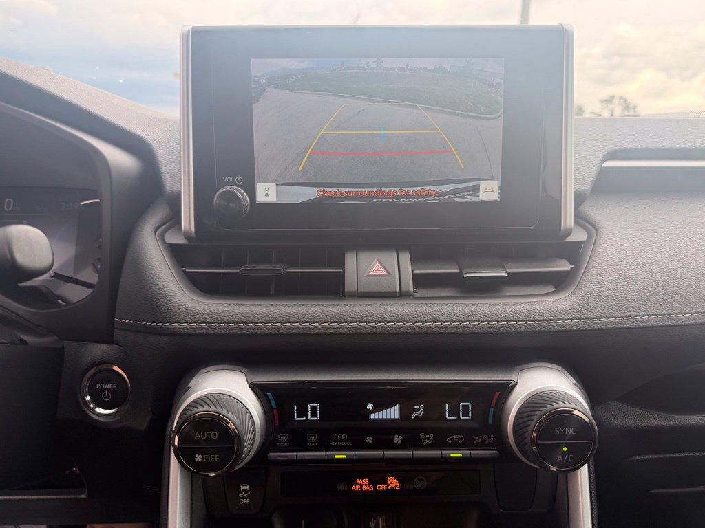 Used 2025 Toyota RAV4 XLE AWD/4WD image 17