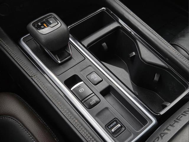 Used 2023 Nissan Pathfinder Platinum FWD image 23