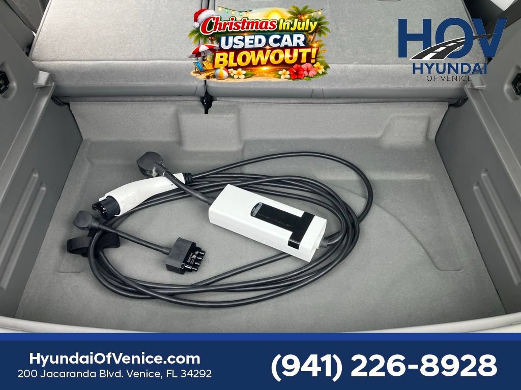 Used 2023 Chevrolet Bolt EUV Premier w/ Sun & Sound Package FWD image 27