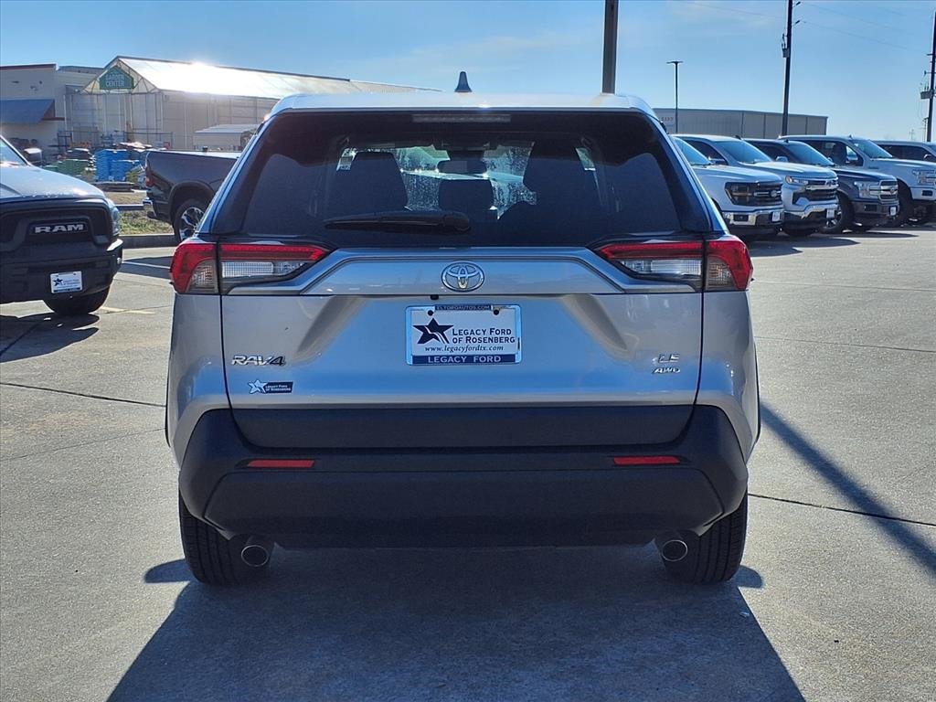 Used 2024 Toyota RAV4 LE image 5