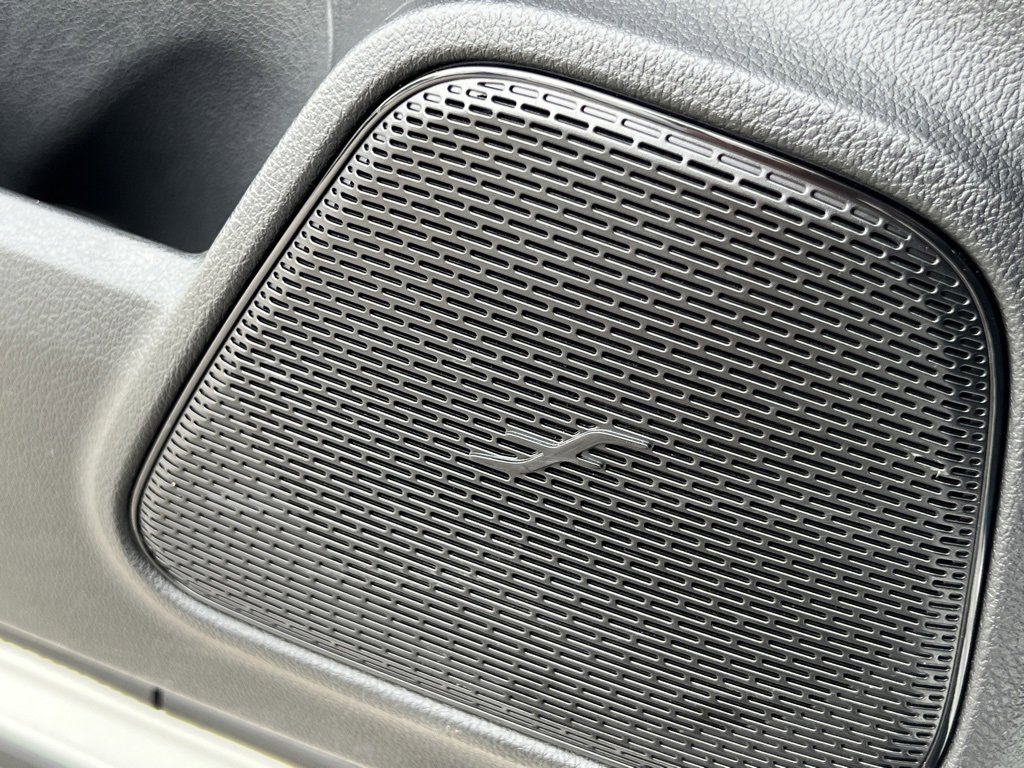 Used 2022 Mercedes-Benz EQB 300 4MATIC image 32