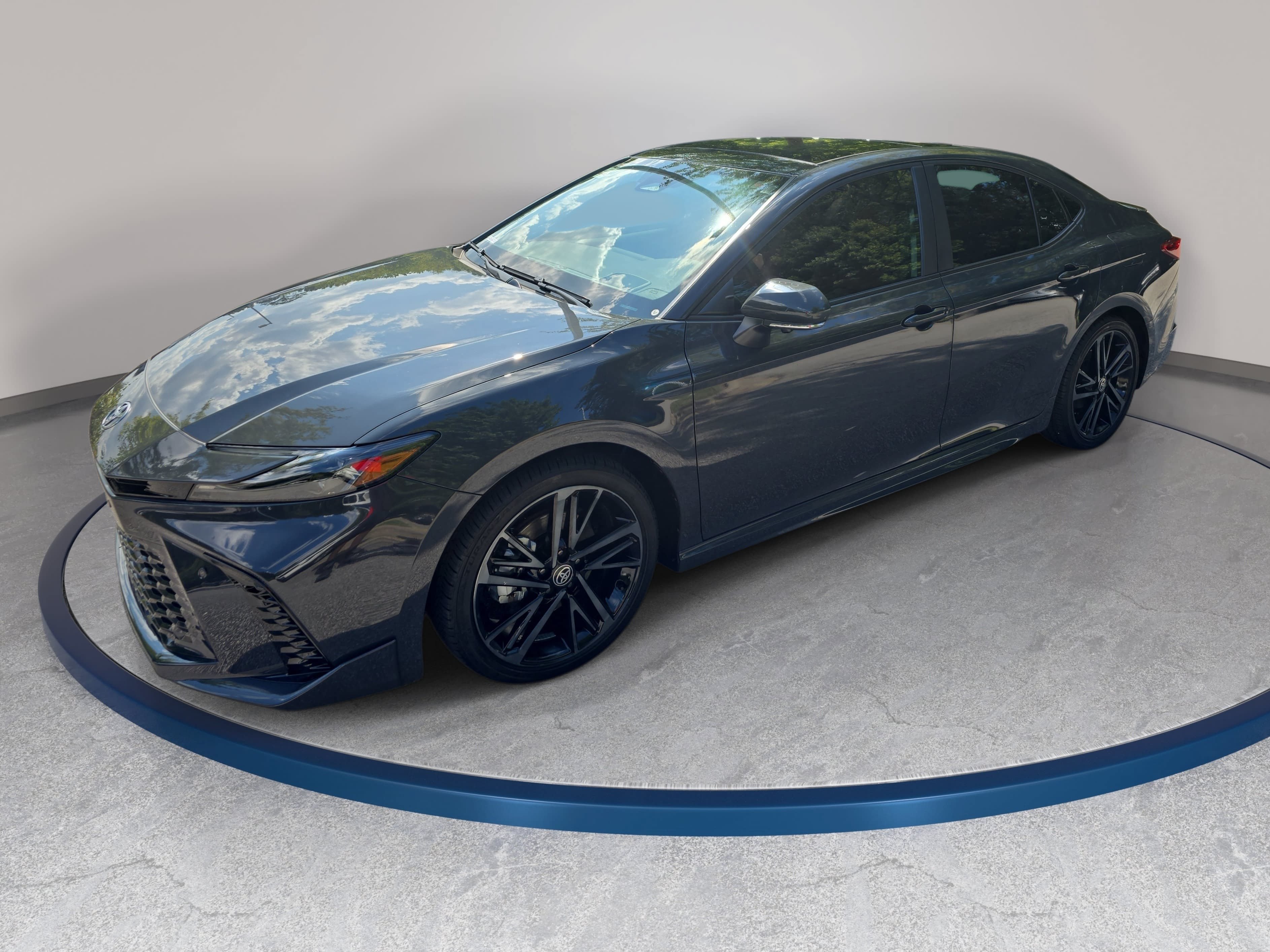 Used 2025 Toyota Camry XSE w/ Premium Plus Package FWD image 1