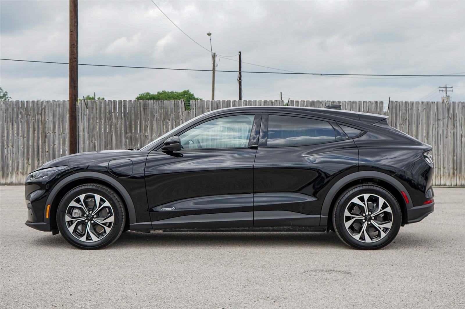 Certified 2025 Ford Mustang Mach-E Select image 7