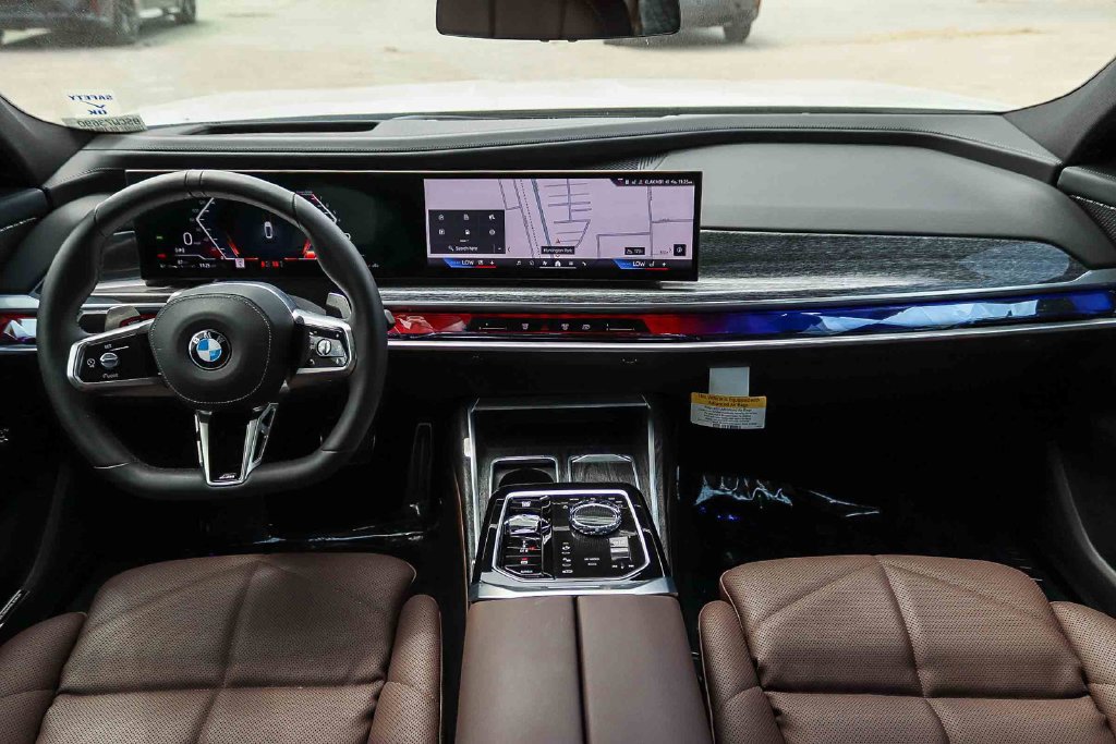 Used 2026 BMW 740i xDrive AWD/4WD image 14