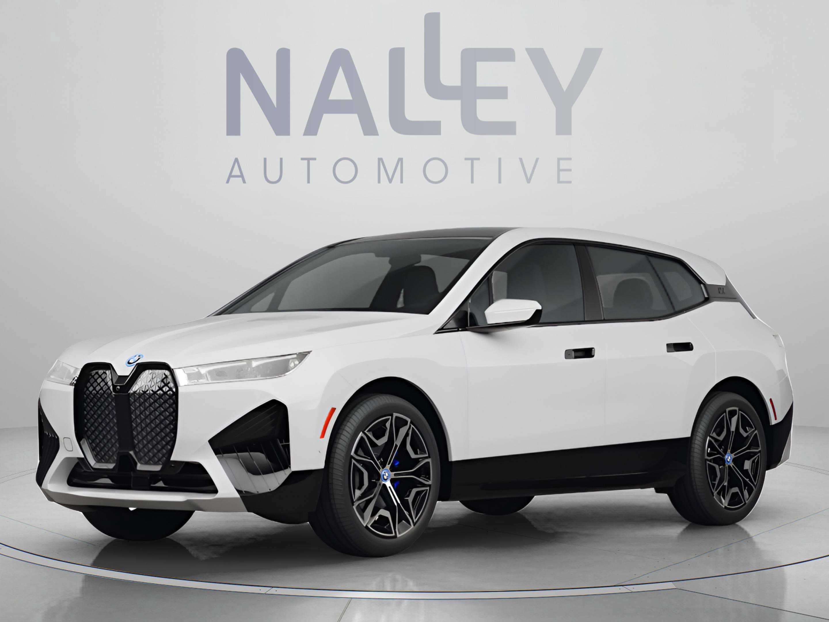 Used 2025 BMW iX xDrive50 w/ Premium Package AWD/4WD image 2