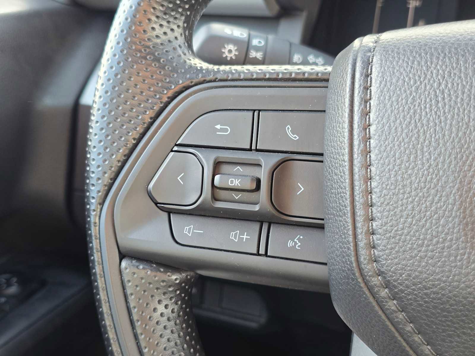 Certified 2025 Toyota Tacoma SR5 image 34