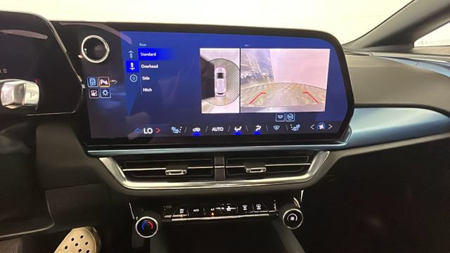 Used 2024 Chevrolet Equinox EV LT FWD image 25