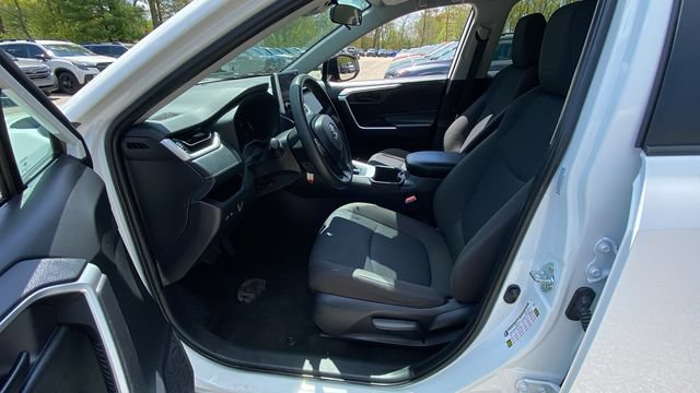 Used 2024 Toyota RAV4 LE AWD/4WD image 28