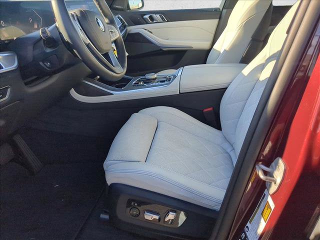 Used 2025 BMW X7 xDrive40i image 17