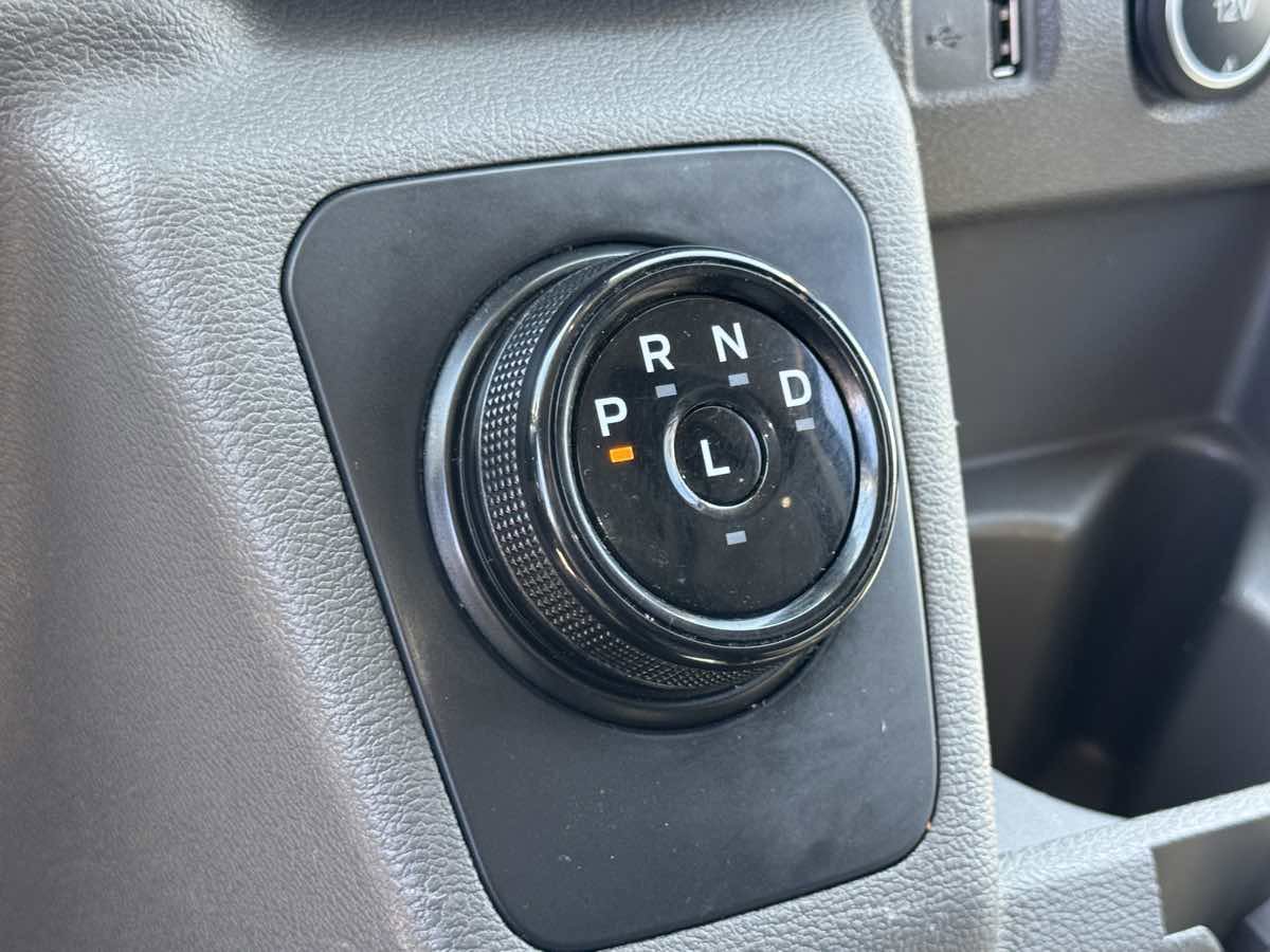 Used 2023 Ford E-Transit Medium Roof image 27