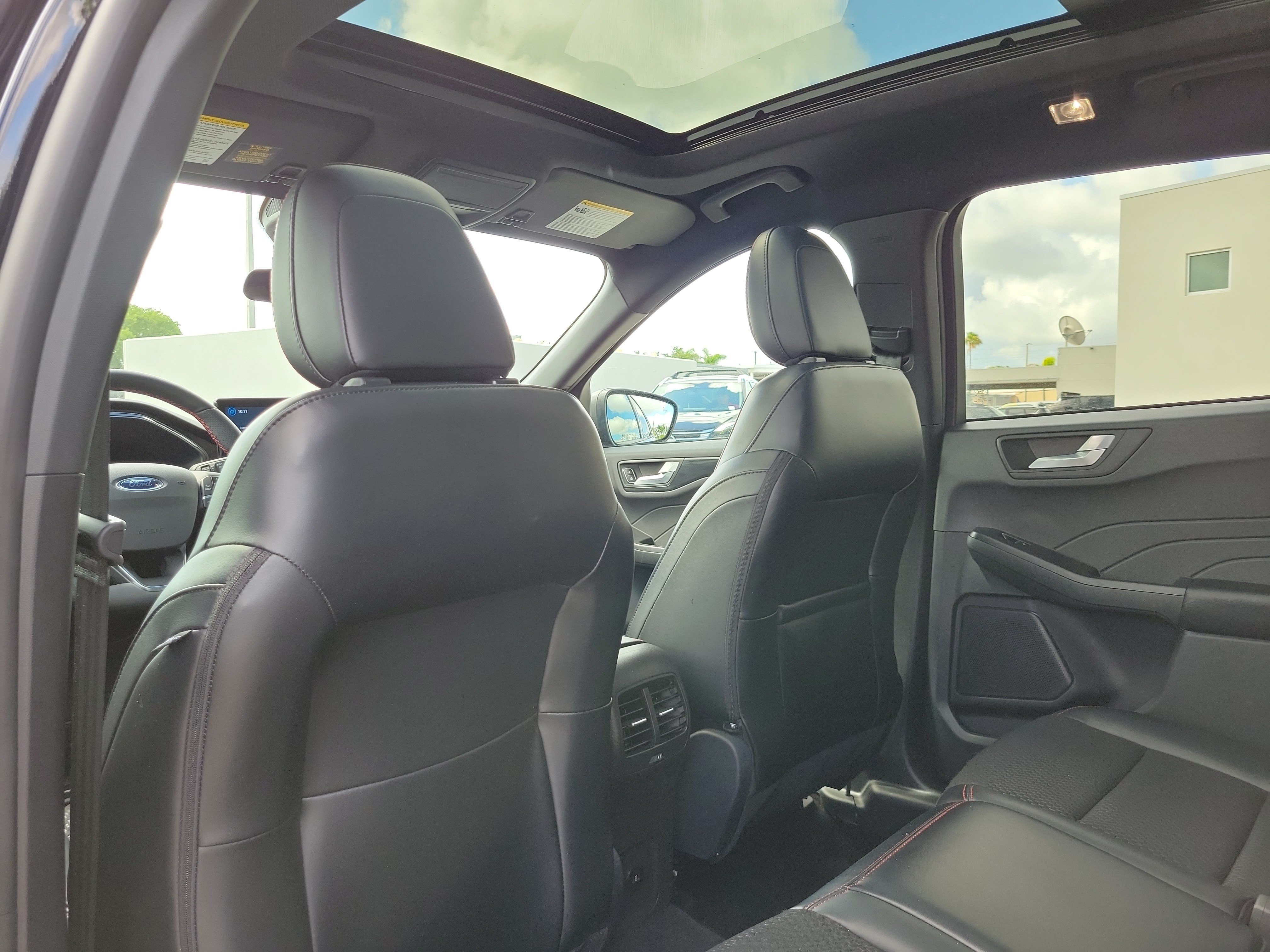 Used 2024 Ford Escape ST-Line w/ Tech Pack #1 FWD image 15