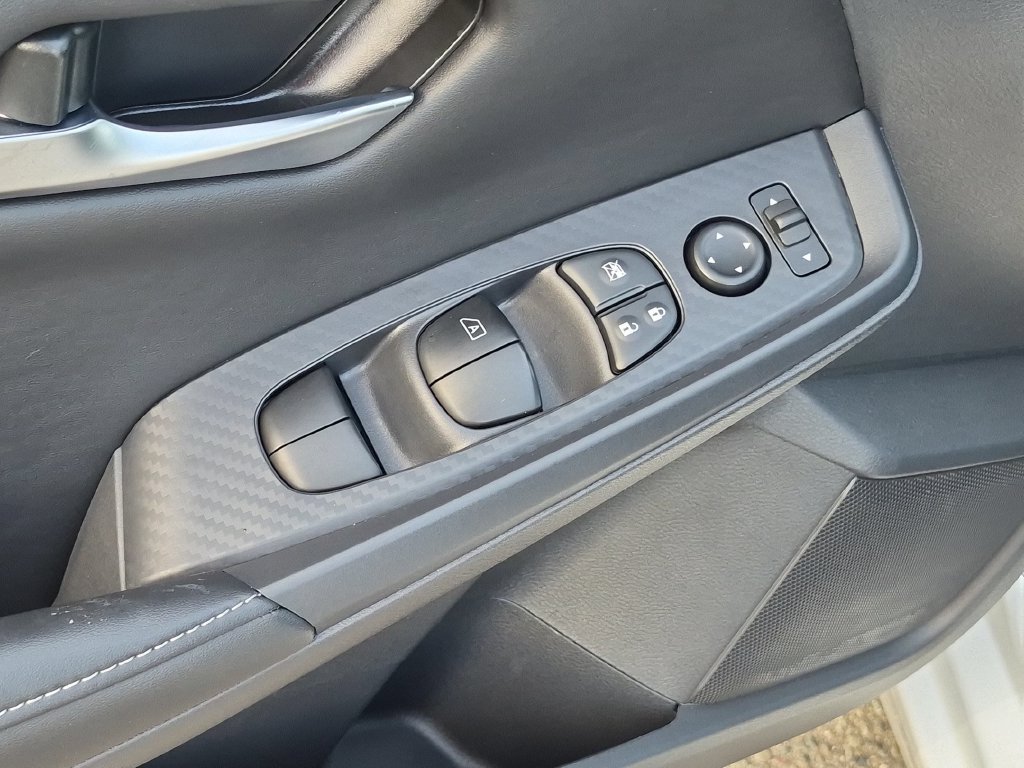 Used 2025 Nissan Sentra SV w/ All-Weather Package FWD image 12