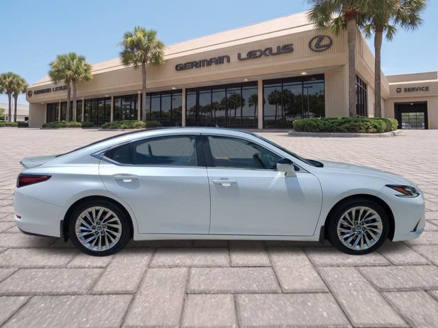 Certified 2022 Lexus ES 350 Ultra Luxury w/ Accessory Package 2 FWD image 3