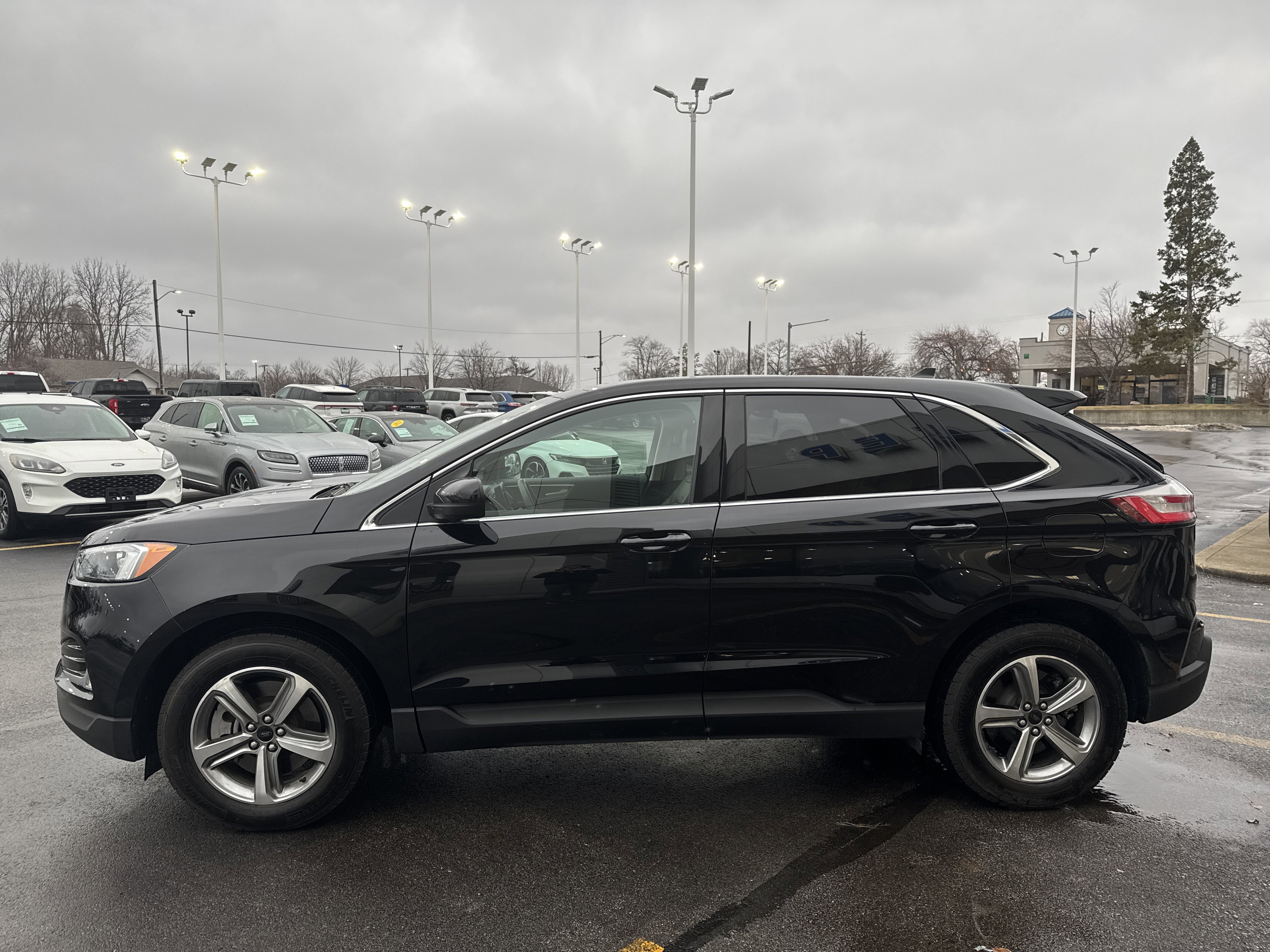 Used 2024 Ford Edge SEL w/ Convenience Package image 4