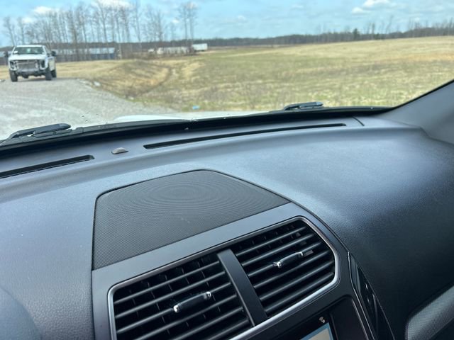 Used 2018 Ford Explorer XLT w/ Equipment Group 202A image 27