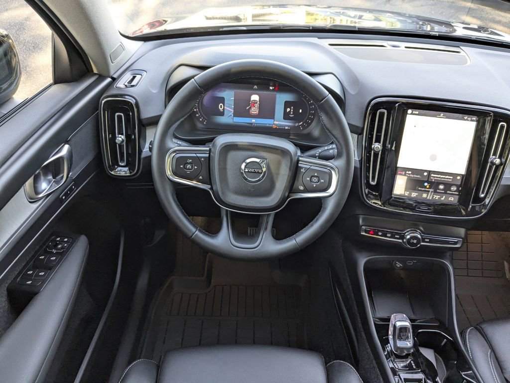 New 2026 Volvo XC40 B4 Plus w/ Protection Package Premier FWD image 16