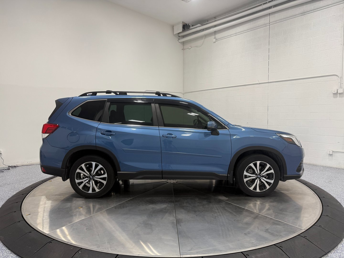 Used 2022 Subaru Forester Limited image 8
