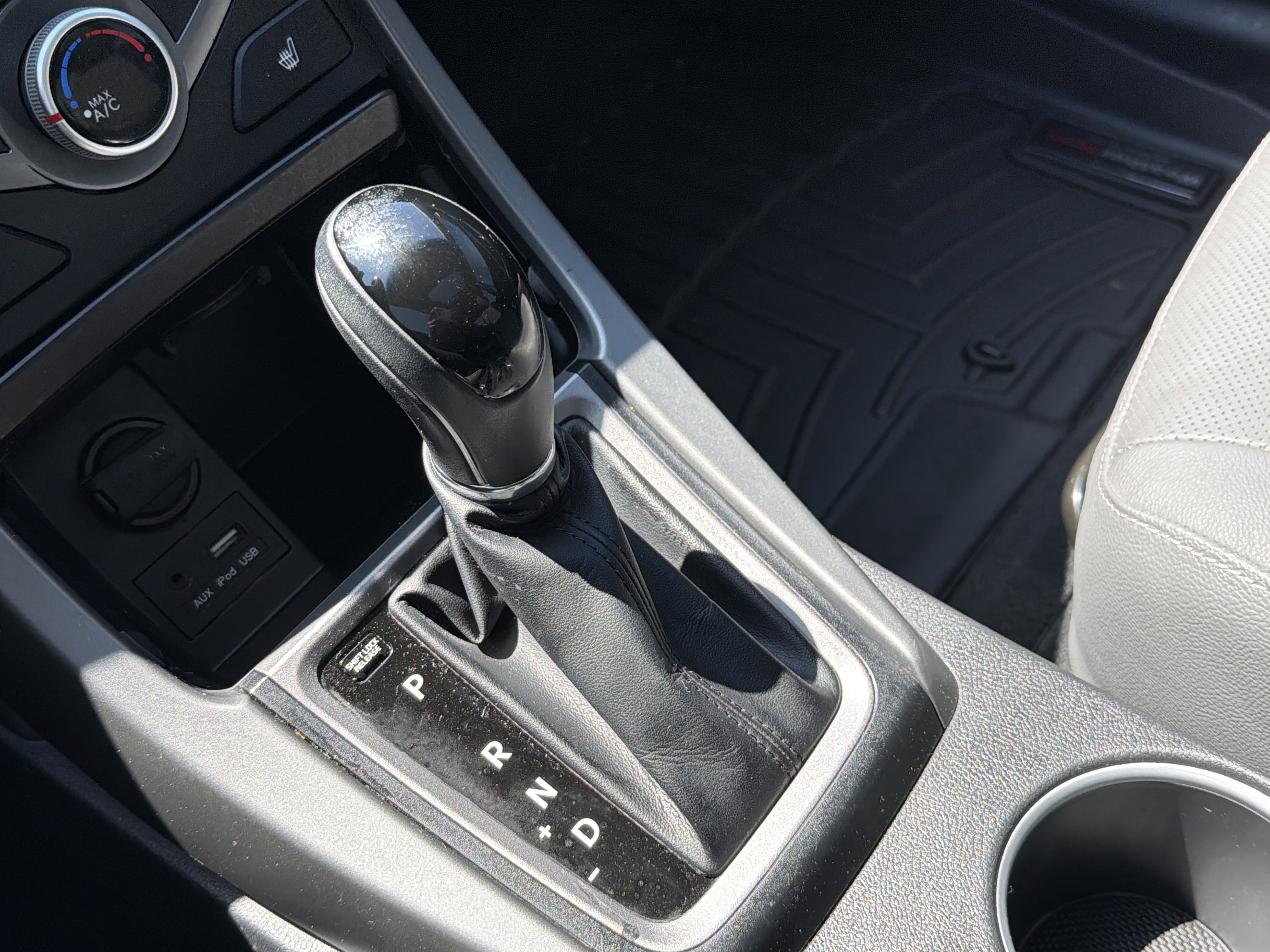 Used 2014 Hyundai Elantra Sport FWD image 25