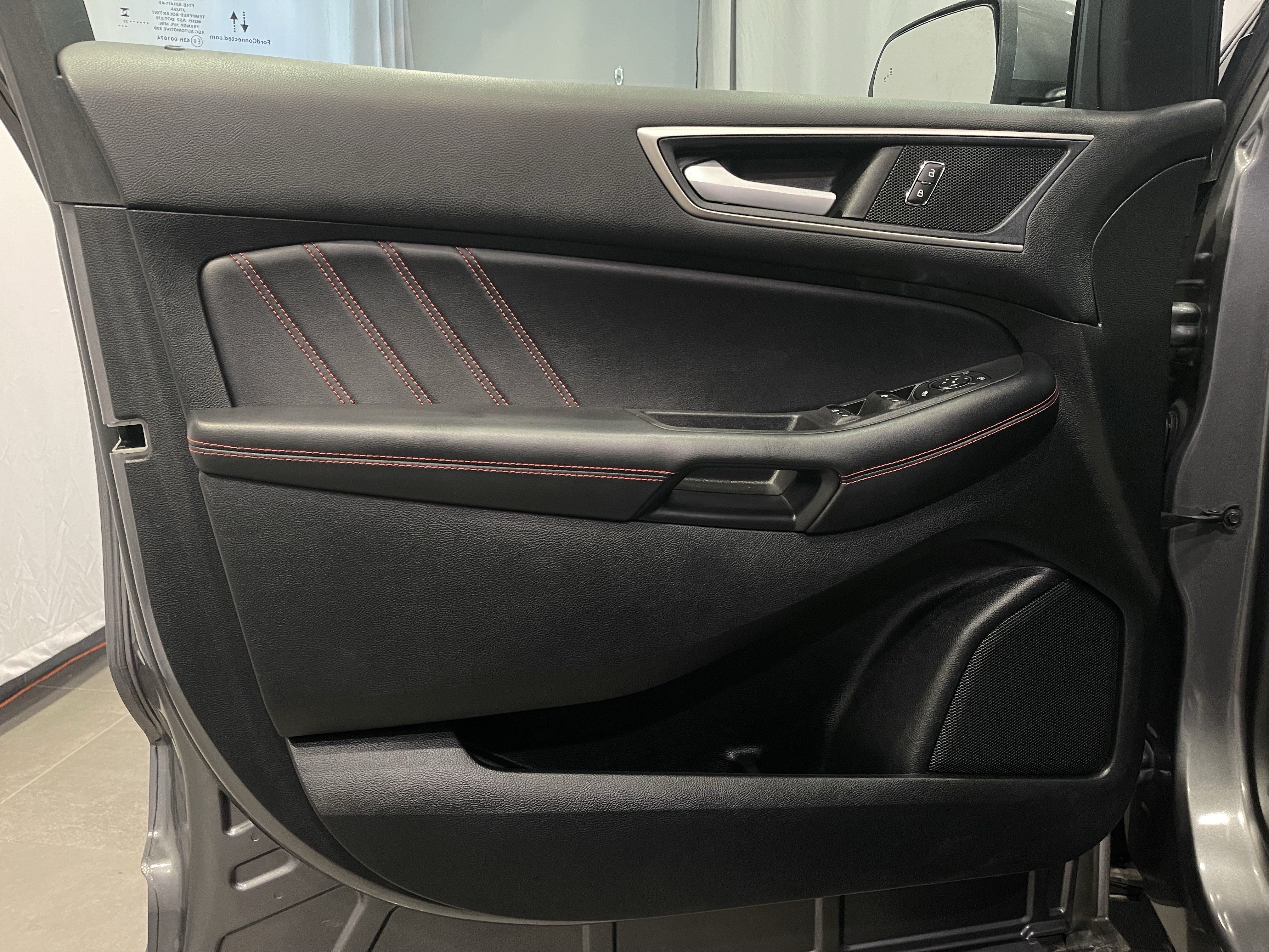 Used 2023 Ford Edge ST-Line AWD/4WD image 12