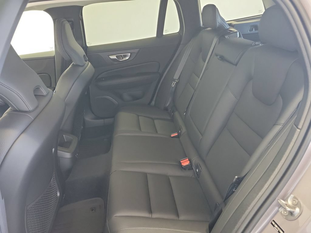New 2026 Volvo V60 B5 Cross Country Plus w/ Protection Package Premier AWD/4WD image 13