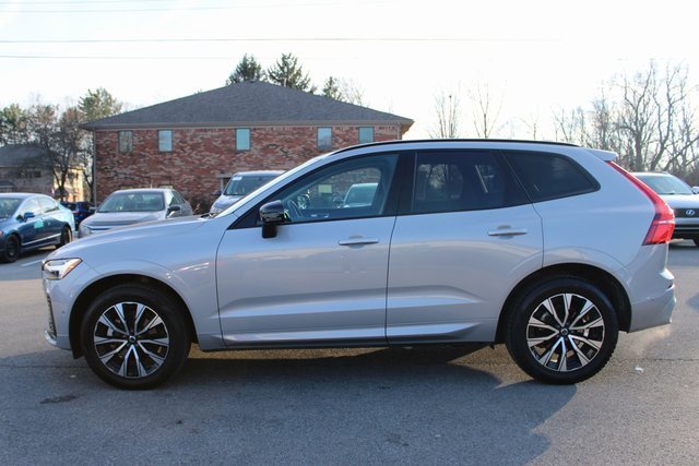 Used 2025 Volvo XC60 B5 Plus image 5