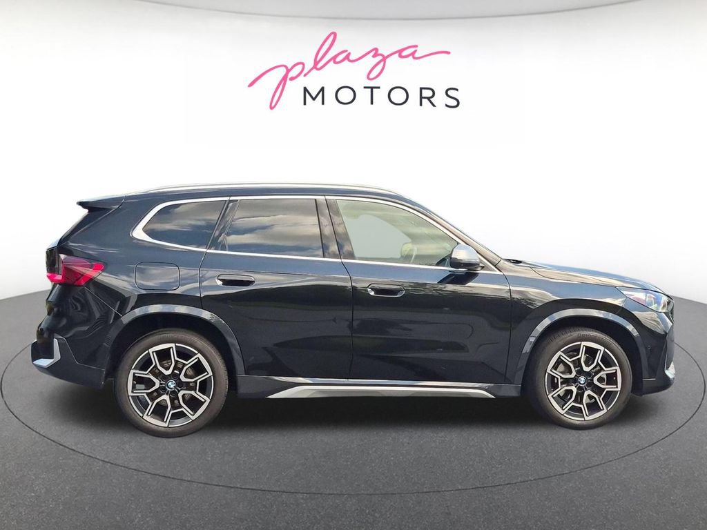 Used 2023 BMW X1 xDrive28i w/ Premium Package AWD/4WD image 4