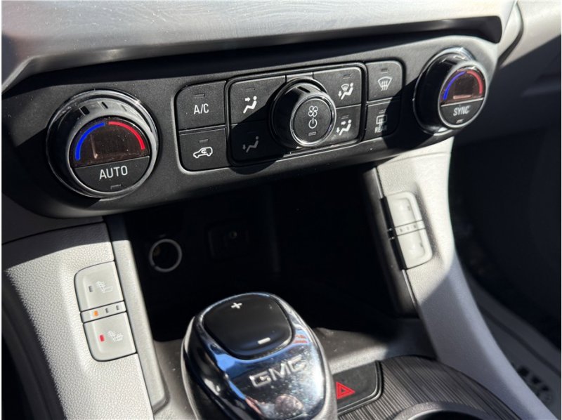 Used 2019 GMC Acadia SLT image 41