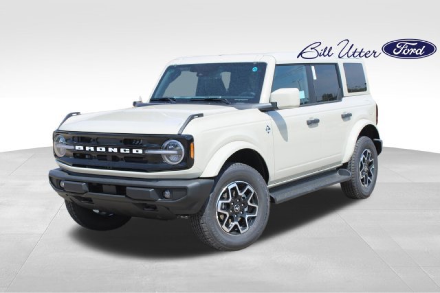 New 2026 Ford Bronco Outer Banks AWD/4WD image 1