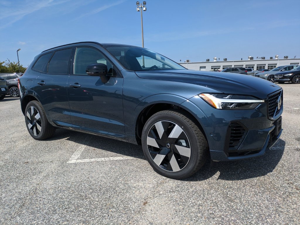 New 2025 Volvo XC60 T8 Plus w/ Protection Package Premier AWD/4WD image 2