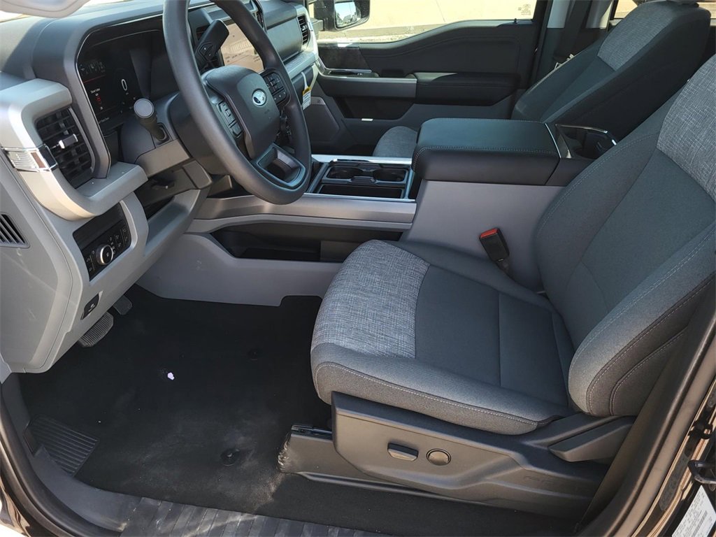 New 2025 Ford F250 XLT w/ Black Appearance Package image 20