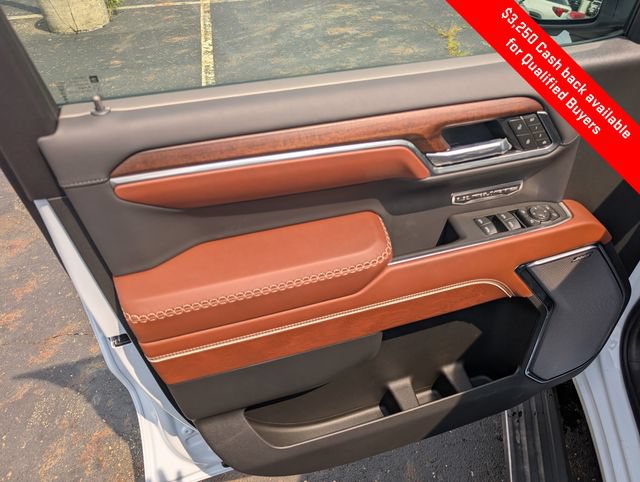New 2026 GMC Sierra 1500 Denali Ultimate w/ LPO, Black Badging Package AWD/4WD image 16