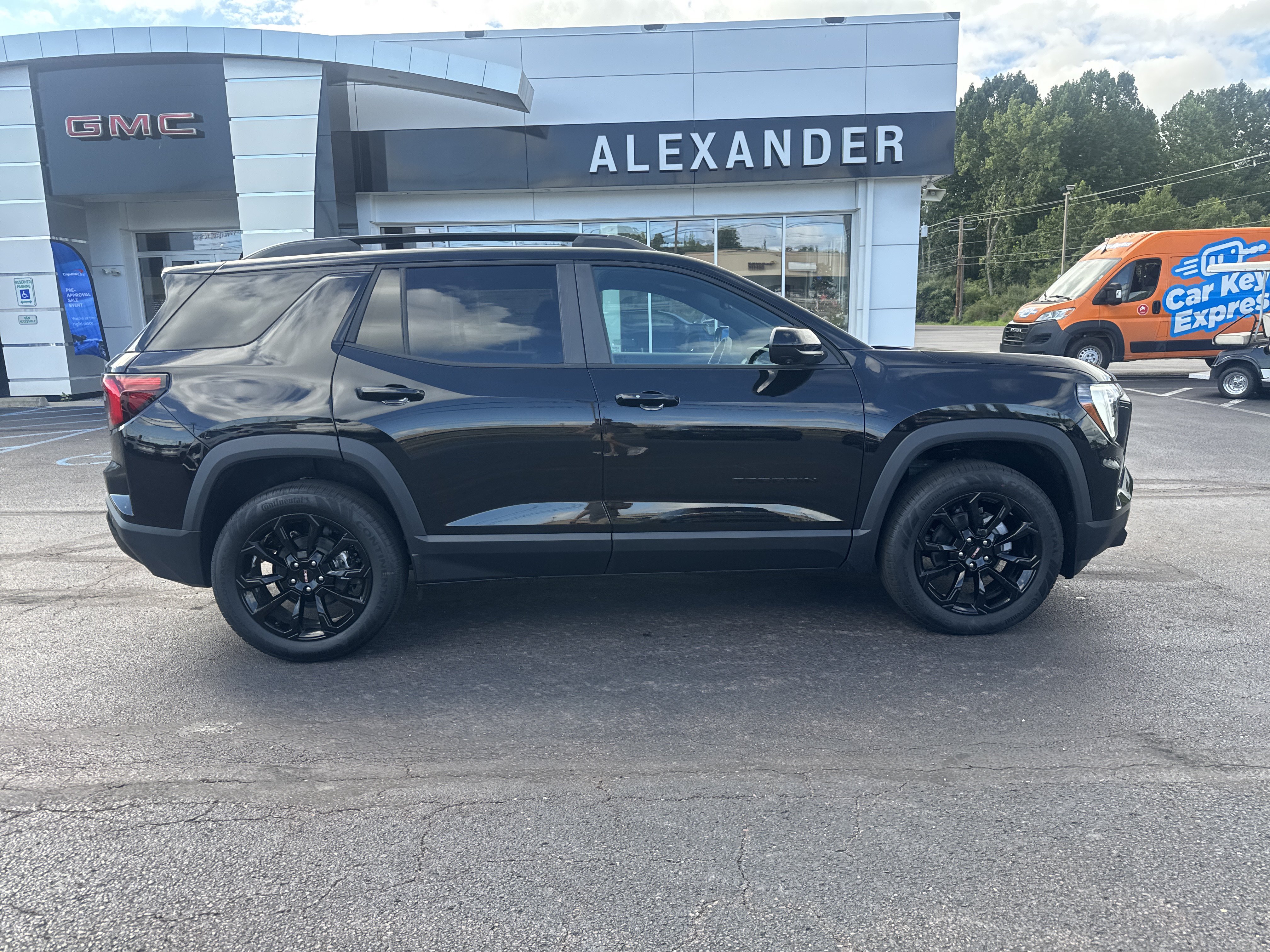 New 2027 GMC Terrain Elevation w/ Elevation Premium Package AWD/4WD image 2