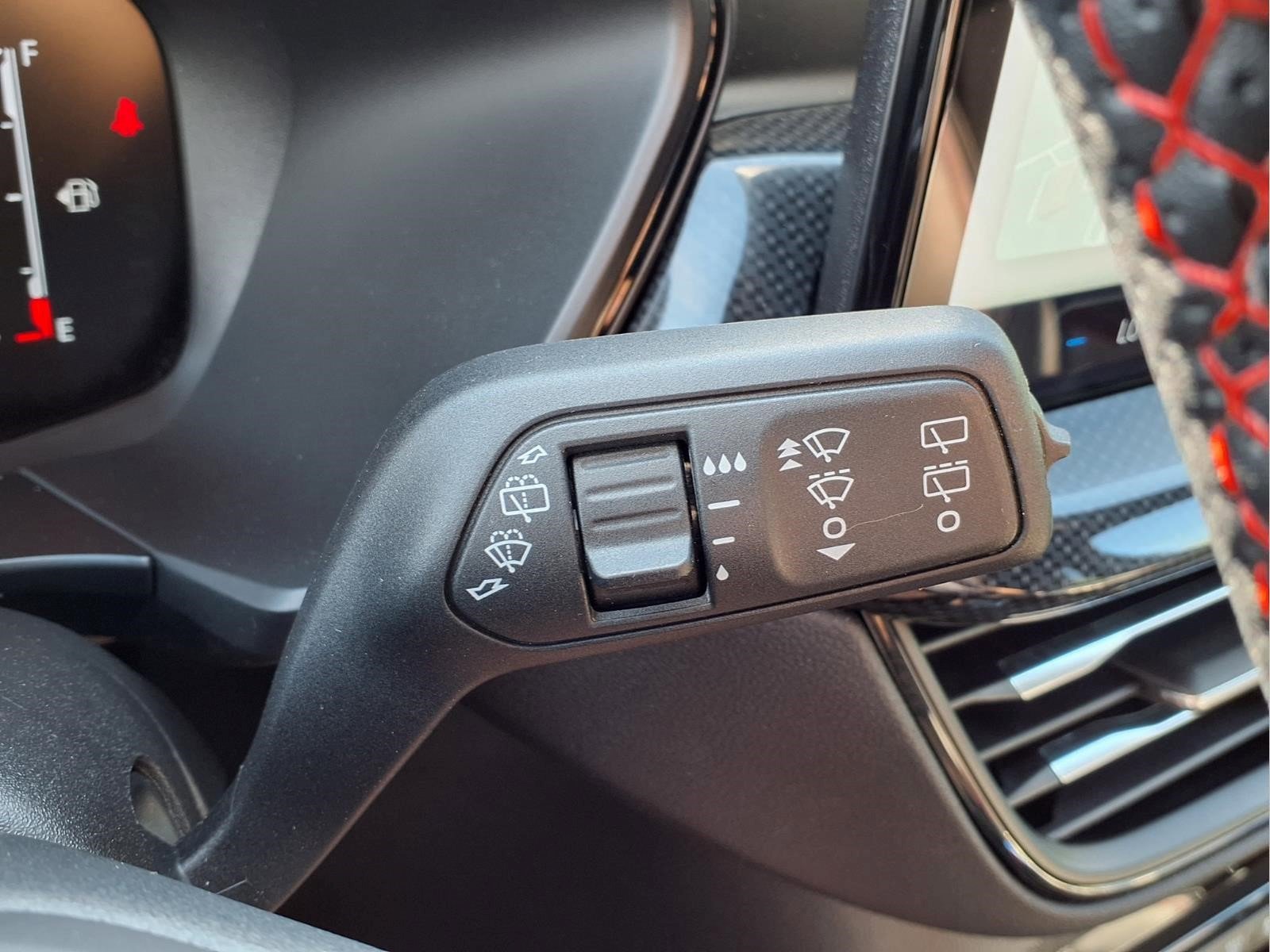 Used 2024 Ford Escape ST-Line w/ Tech Pack #1 AWD/4WD image 19