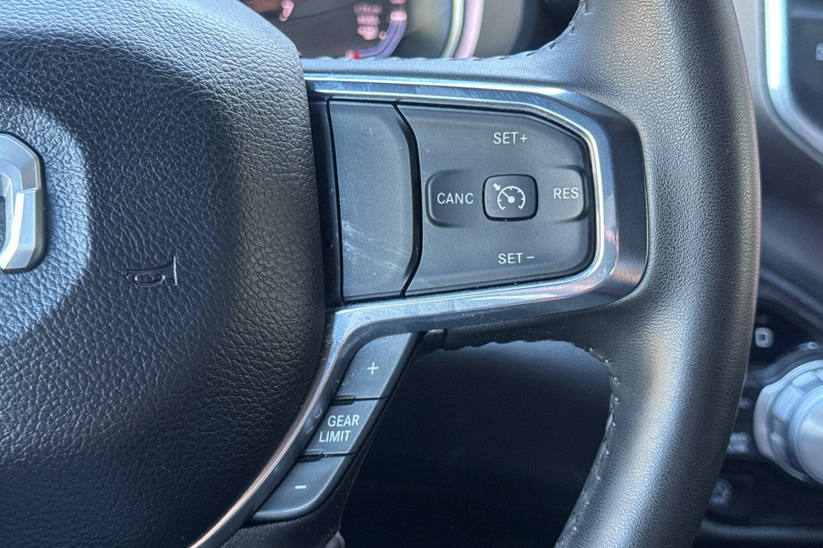 Used 2024 RAM 1500 Laramie AWD/4WD image 35
