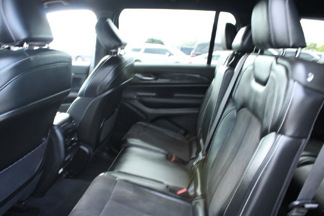 Used 2023 Jeep Grand Cherokee L Laredo RWD image 35