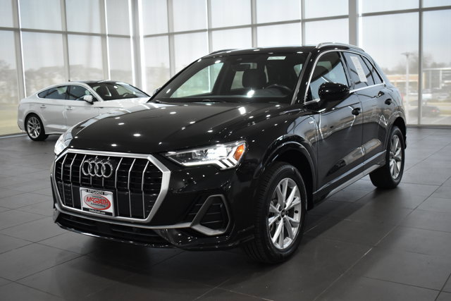 Used 2022 Audi Q3 2.0T Premium Plus w/ Premium Plus Package image 7