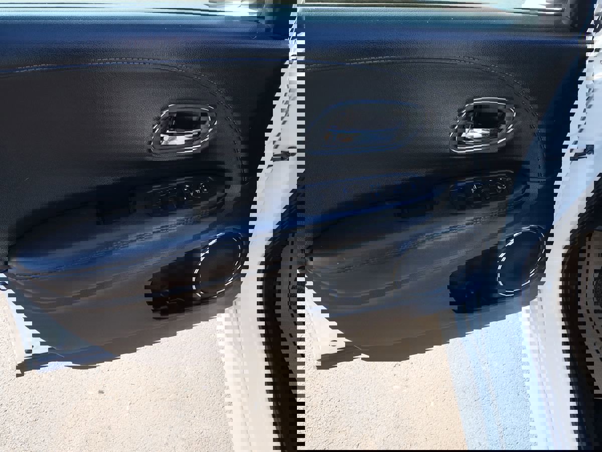 Used 2019 Honda HR-V Touring image 17