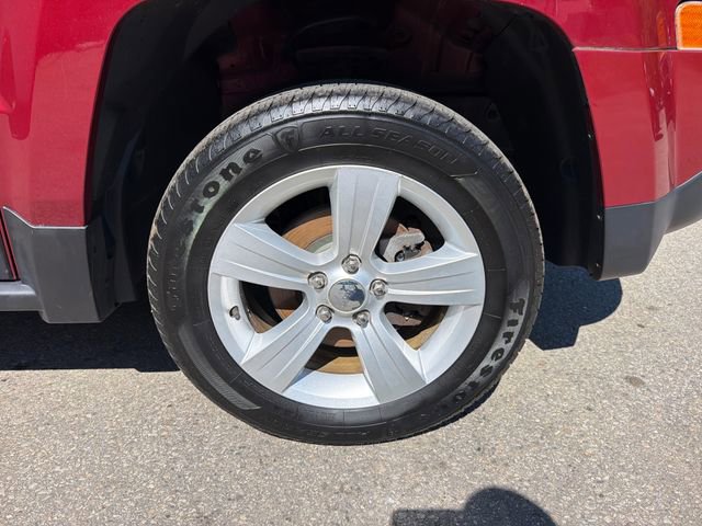 Used 2014 Jeep Patriot Latitude AWD/4WD image 26