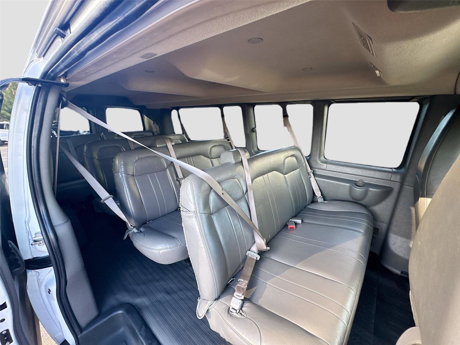 Used 2022 Chevrolet Express 3500 LS image 14