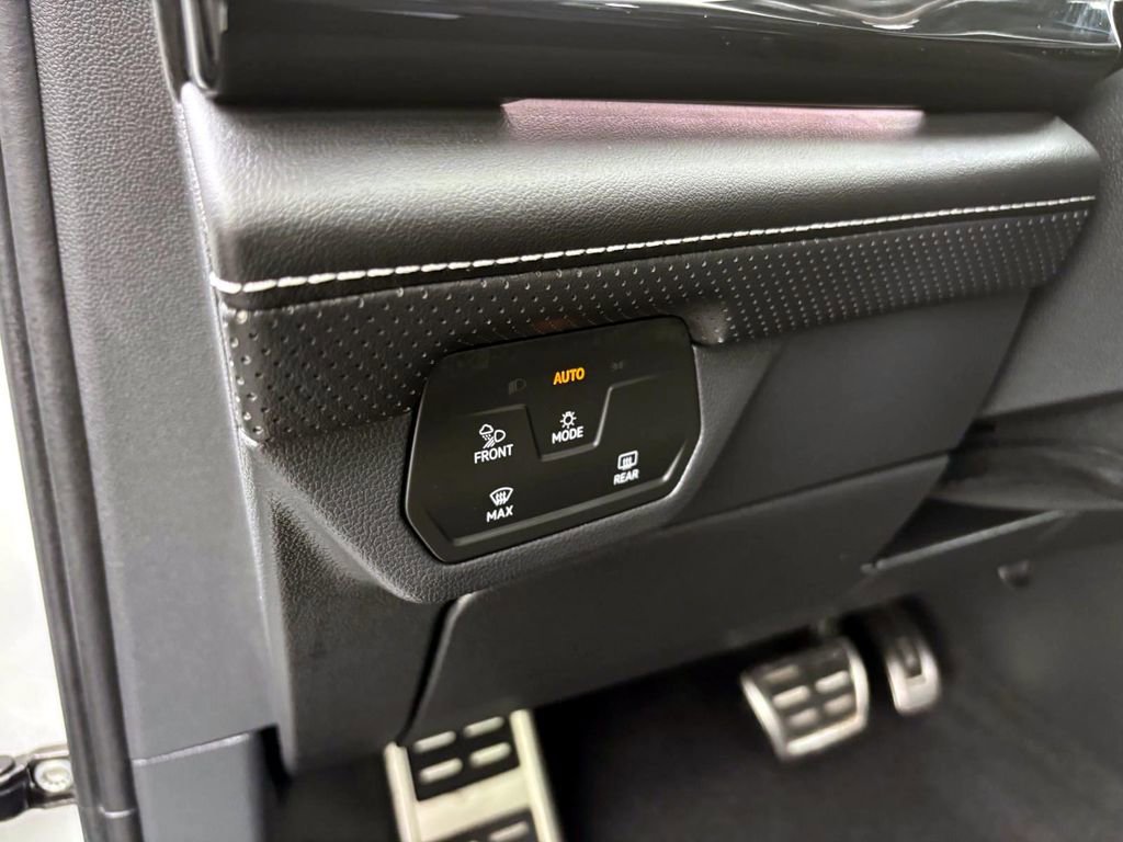 Used 2025 Volkswagen Atlas Cross Sport SEL R-Line image 15