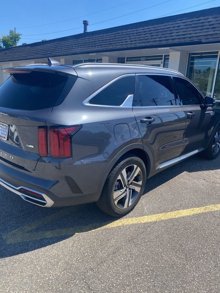 Used 2022 Kia Sorento SX Prestige w/ Panoramic Sunroof Package AWD/4WD image 3