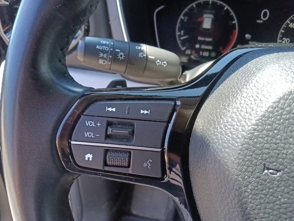 Used 2025 Honda Pilot EX-L image 18