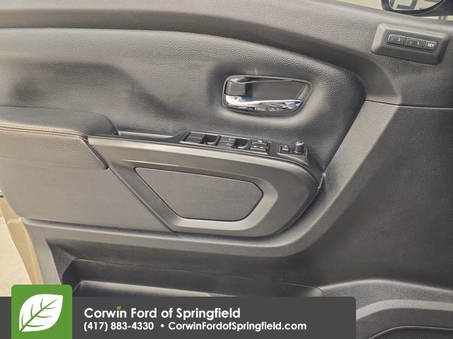 Used 2020 Nissan Titan PRO-4X w/ Pro-4x Convenience Package image 32