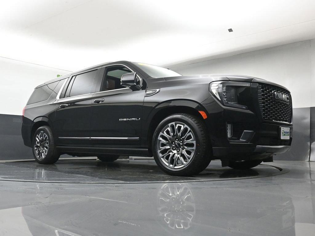 Used 2023 GMC Yukon XL Denali Ultimate w/ LPO, Floor Liner Package AWD/4WD image 27