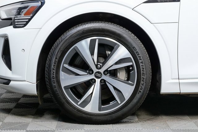 Used 2024 Audi Q8 e-tron Premium Plus image 37