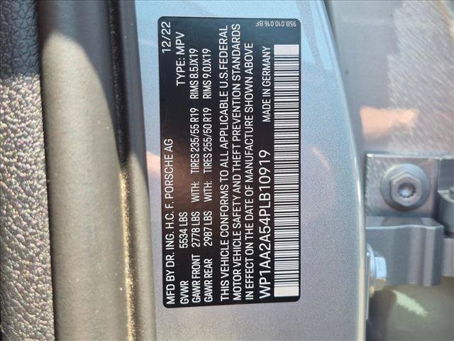 Used 2023 Porsche Macan AWD/4WD image 24