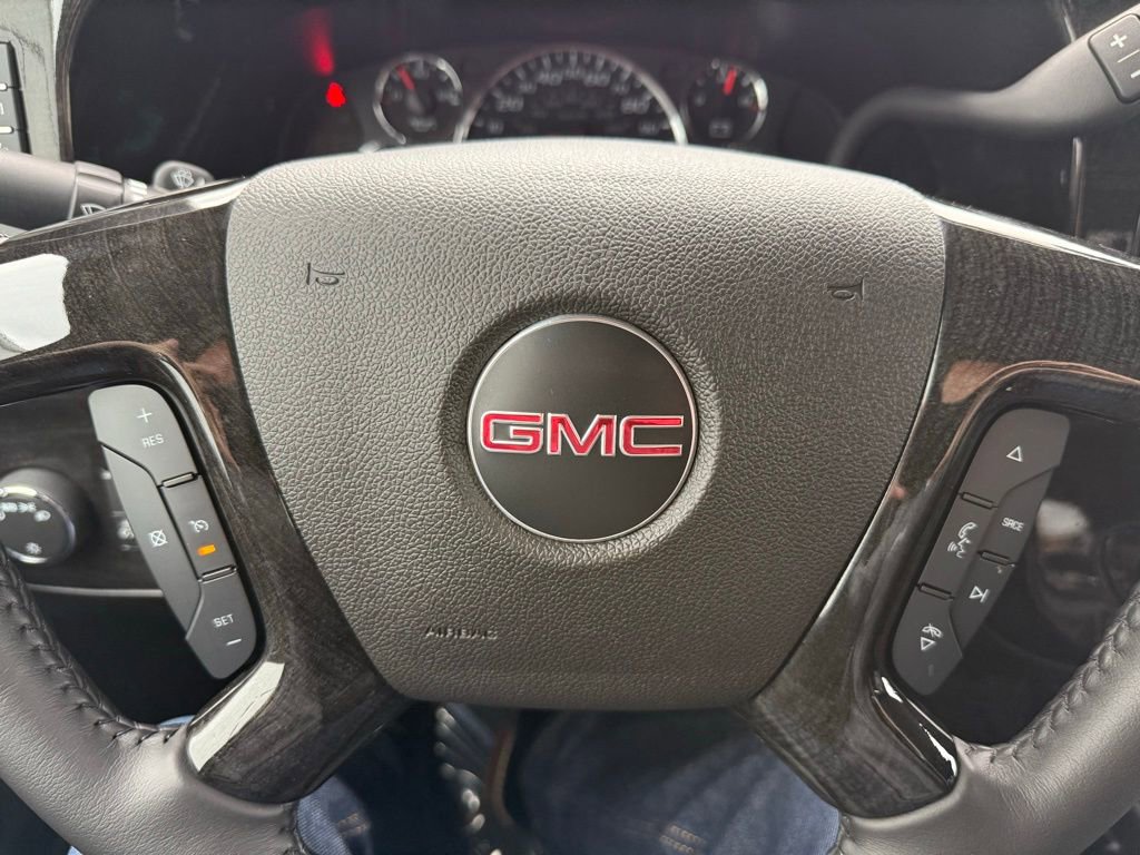 Used 2023 GMC Savana 2500 image 18