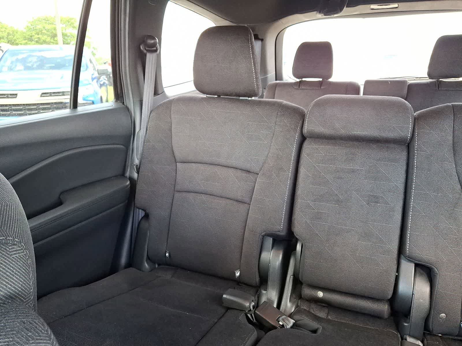Used 2022 Honda Pilot Sport image 13