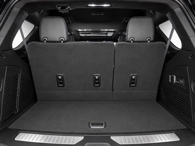 Used 2026 GMC Yukon Denali w/ Sun & Power Step Package AWD/4WD image 8