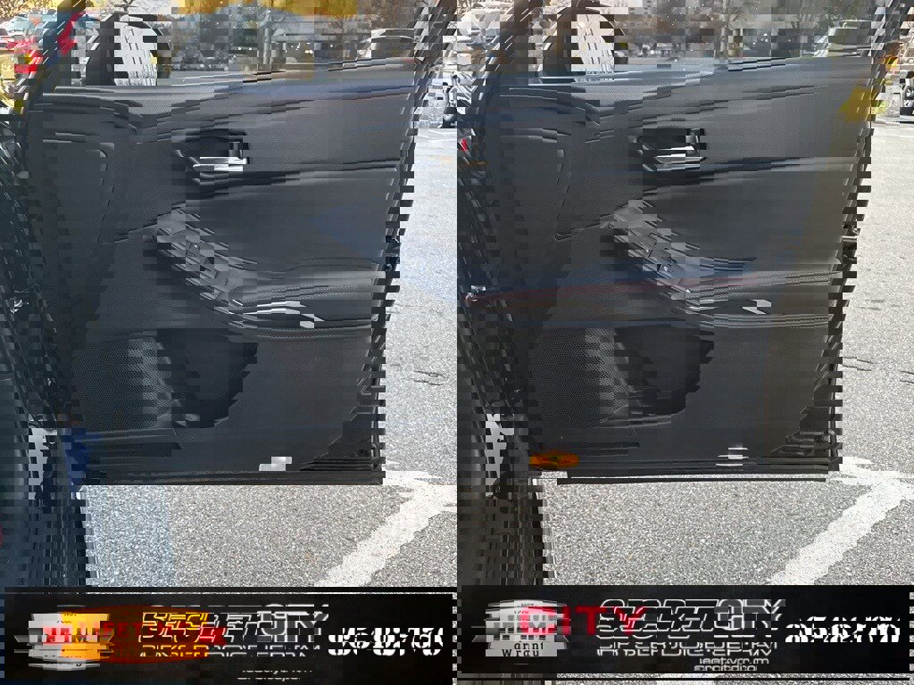 Used 2021 Toyota Avalon TRD image 11